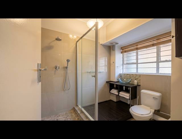 1 BEDROOM APARTMENT TO LET IN ESSENWOOD